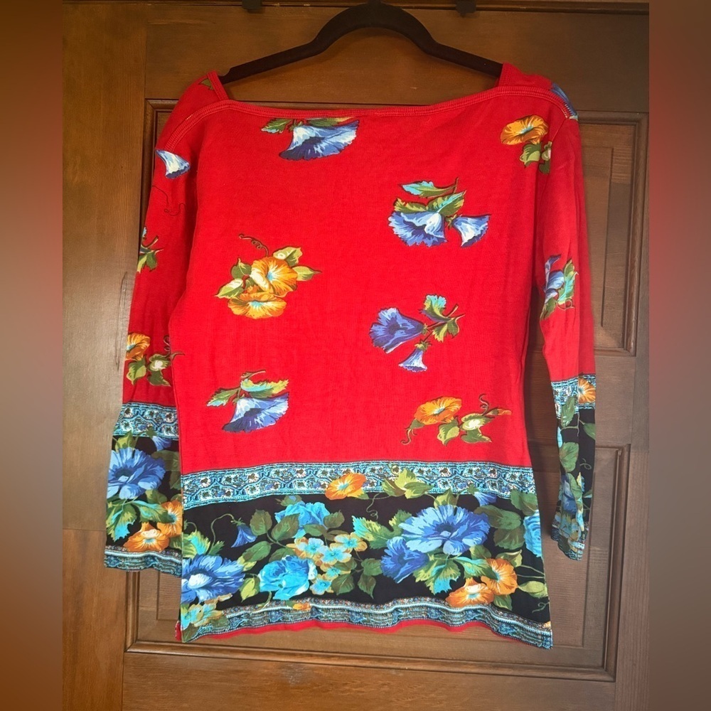 Chaudry KC Womens Red Floral Top 🌺 - Picture 2 of 3